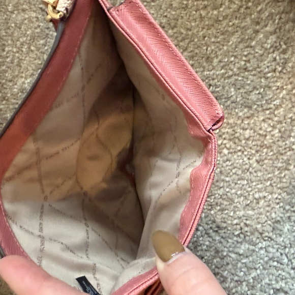 MICHAEL KORS Pink Logo-Print Wristlet with Gold Hardware - Picture 5 of 8